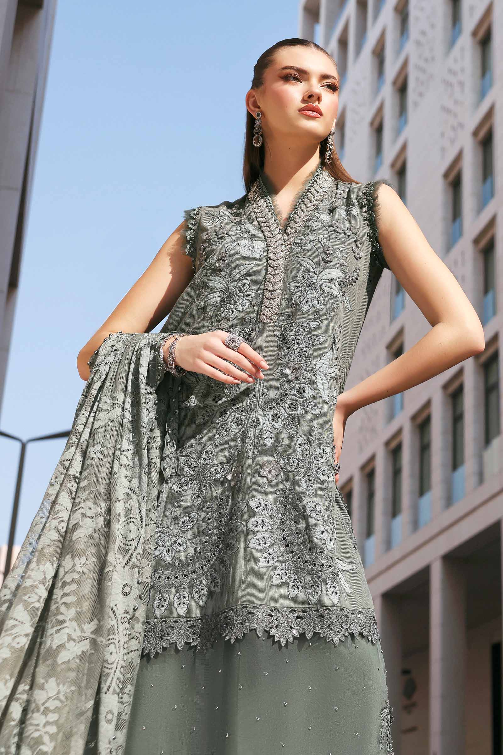 img_maria_b_eid_lawn_26_awwal_boutique