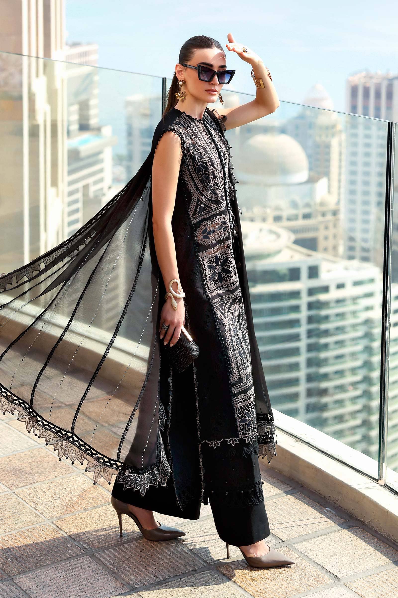 img_maria_b_lawn_26_awwal_boutique