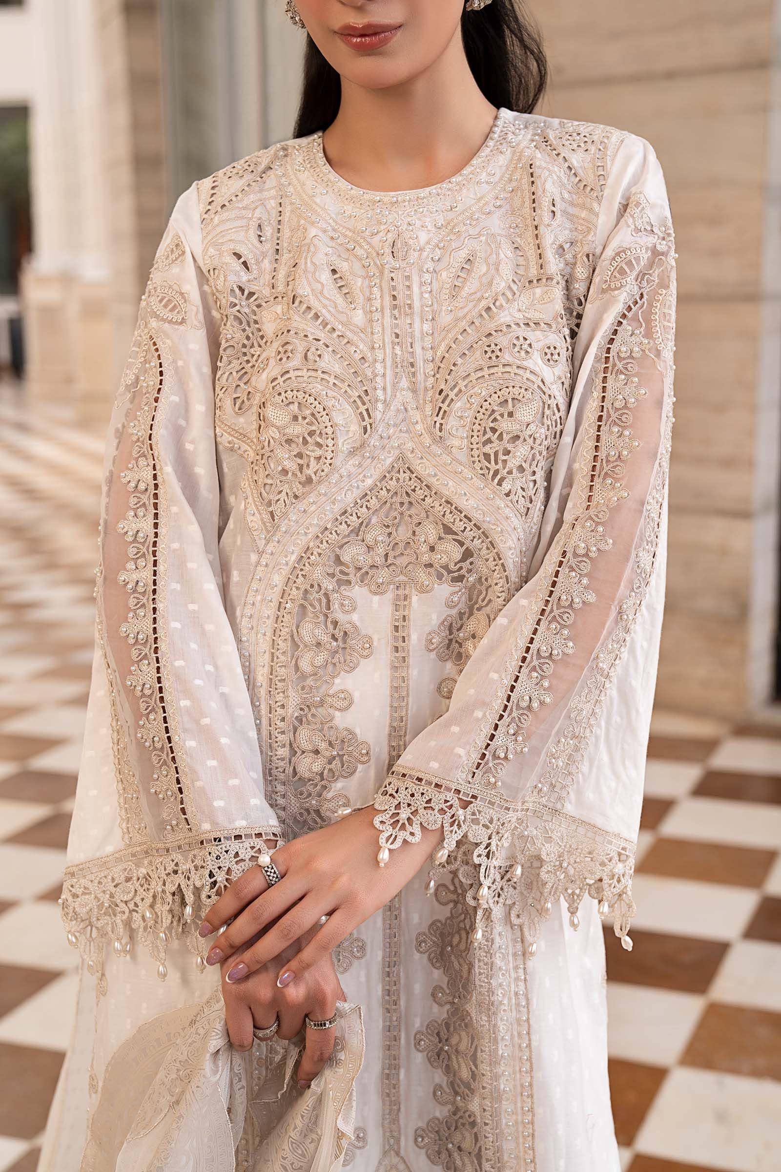 img_maria_b_luxury_lawn_awwal_boutique
