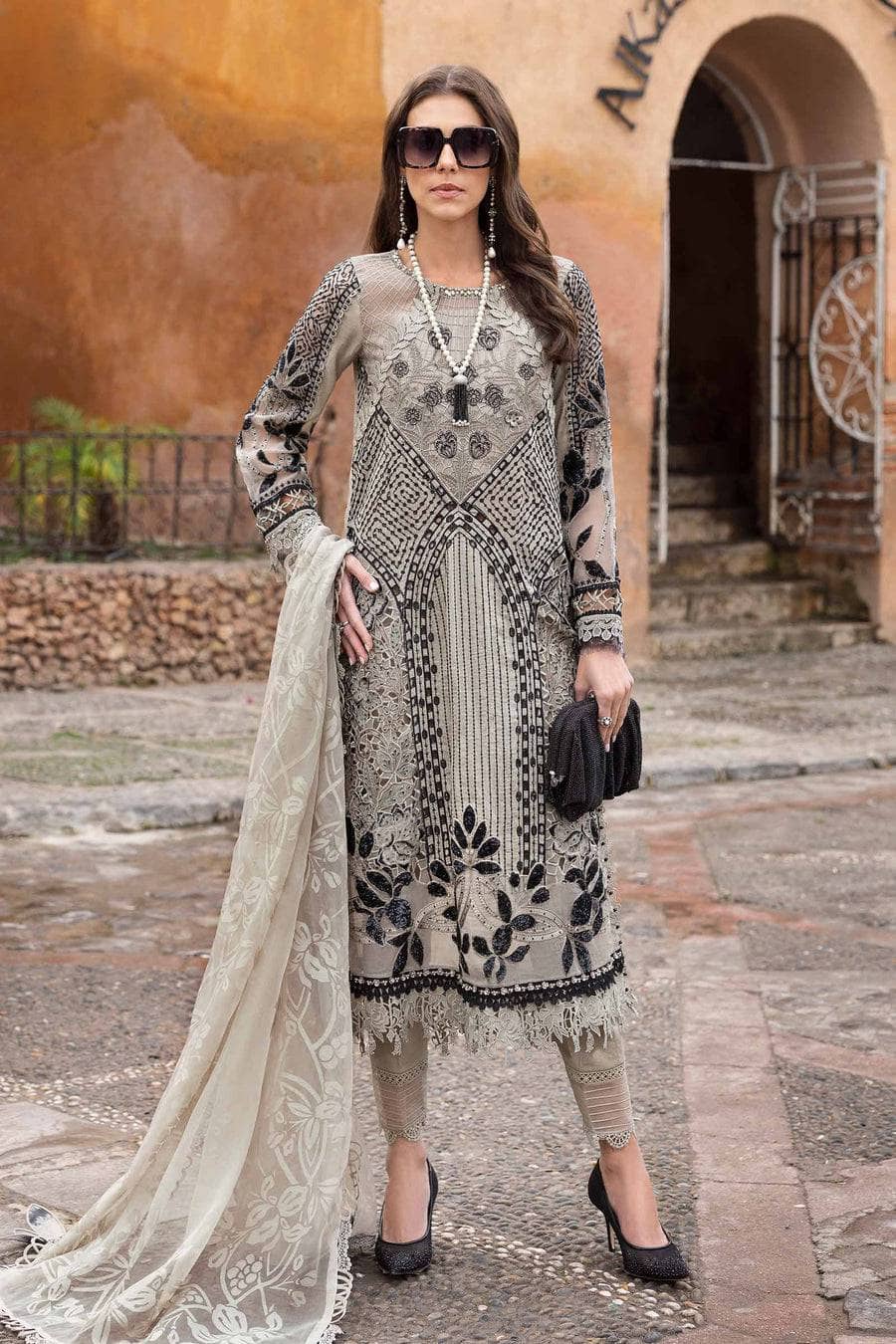 img_maria_b_lawn_awwal_boutique