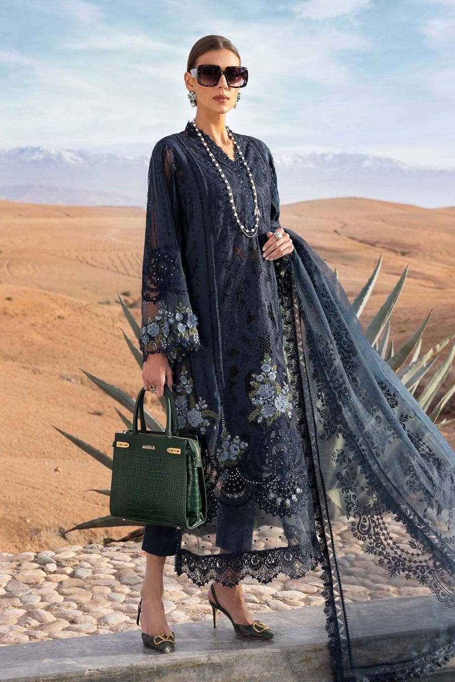 Maria B Lawn Pakistani Suit Restocked/Maria B Luxury Lawn 25/4B/Navy Blue
