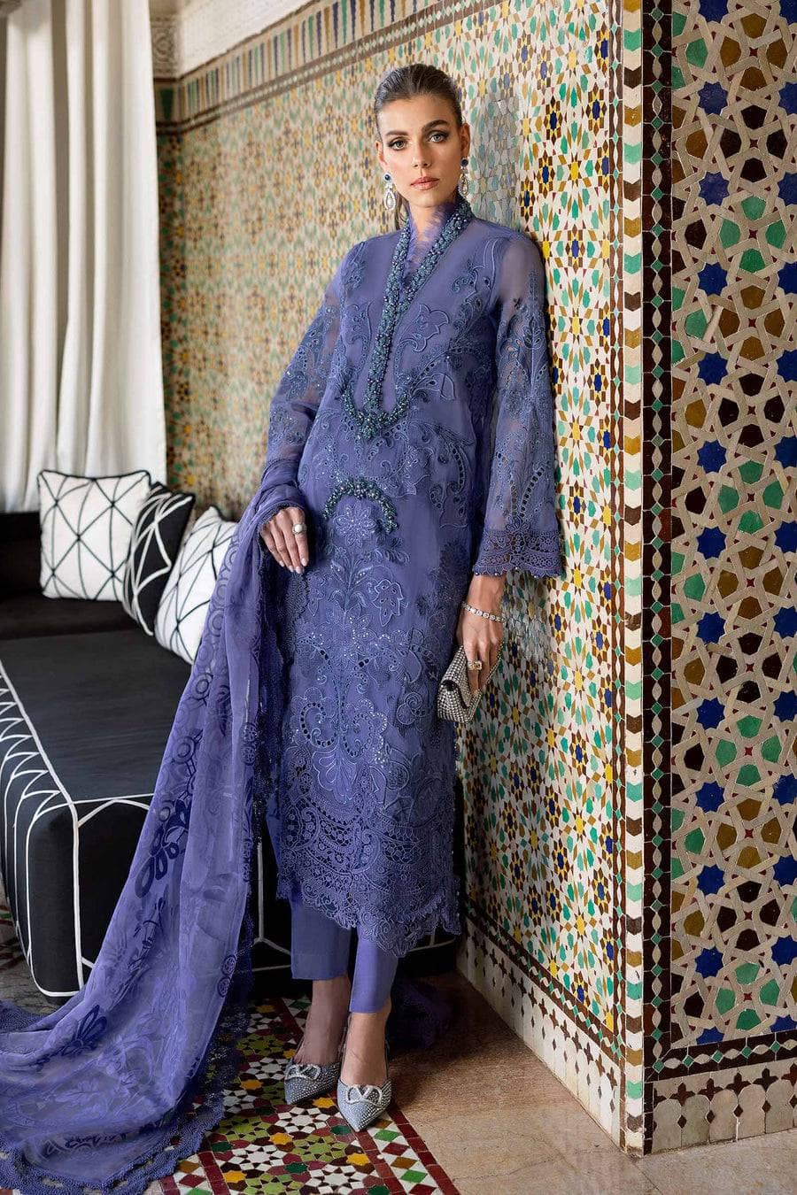 img_maria_b_luxury_lawn_awwal_boutique