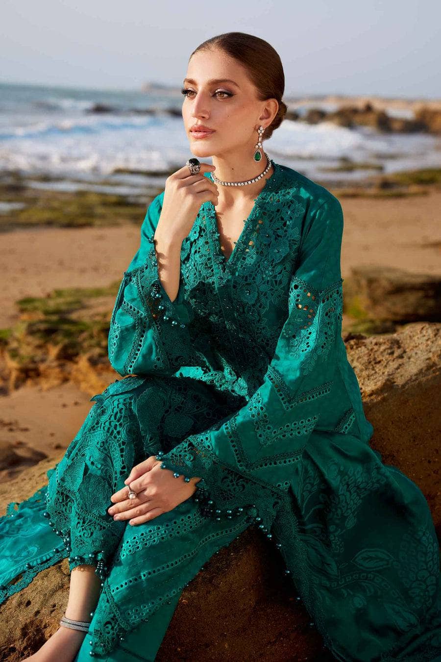 img_maria_b_awwal_boutique