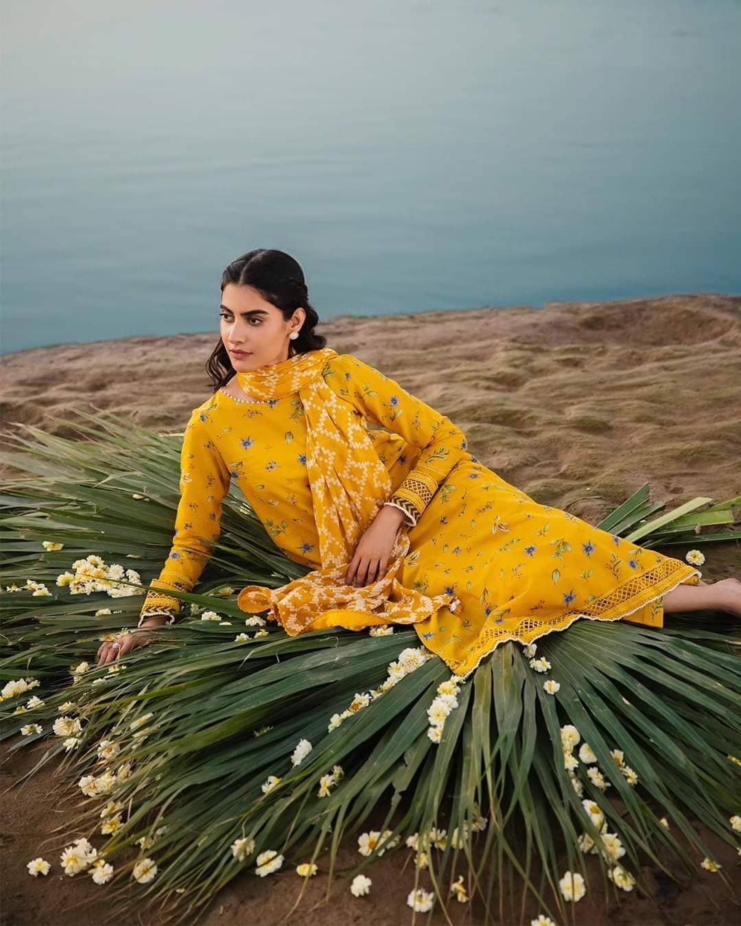 img_maria_b_m_basics_vol2_awwal_boutique