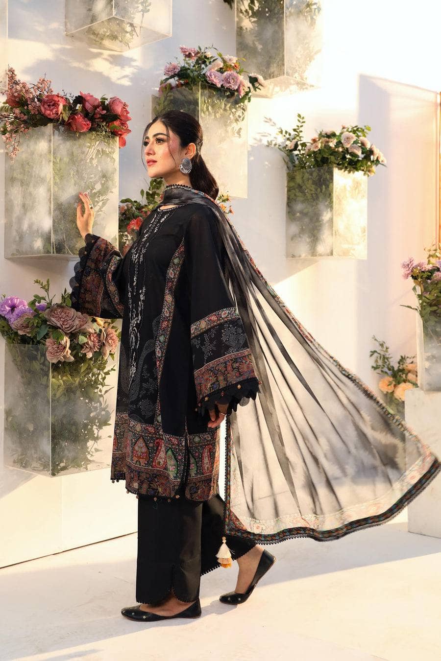 img_maria_b_m_basics_awwal_boutique