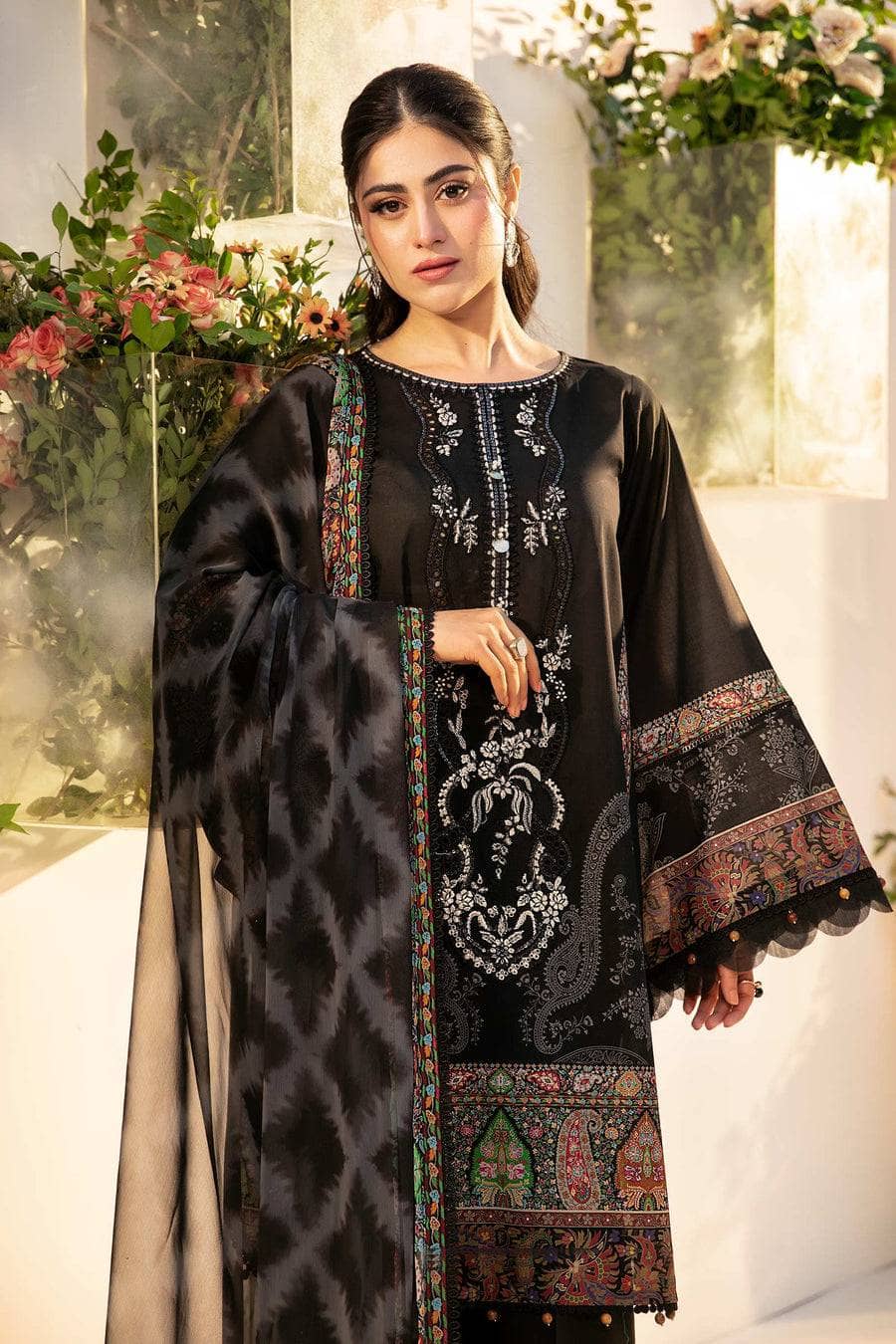 img_maria_b_m_basics_awwal_boutique