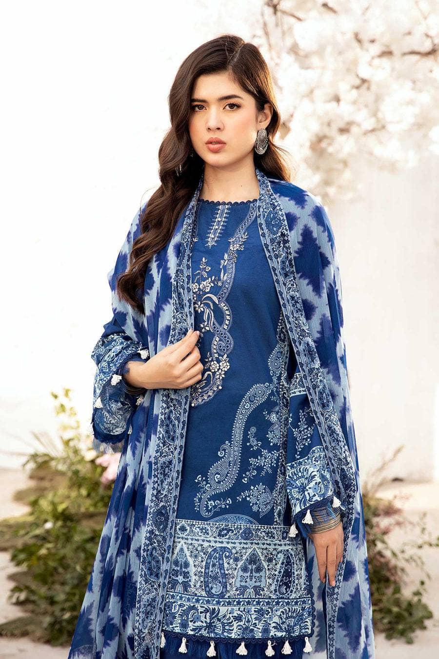 img_maria_b_m_basics_awwal_boutique