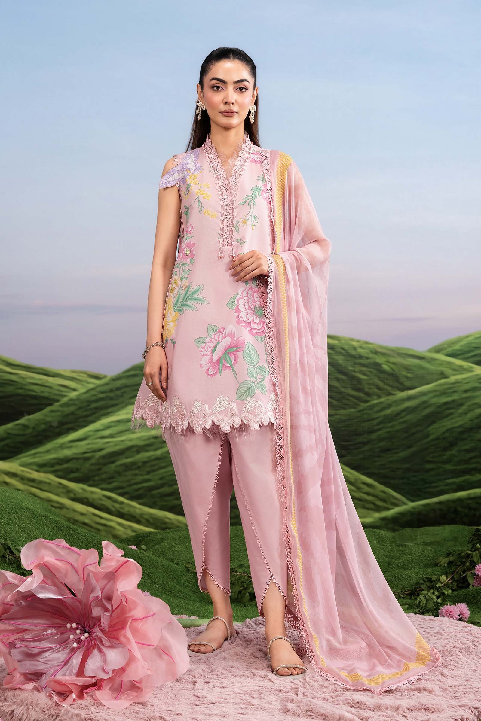img_maria_b_m_basics_awwal_boutique