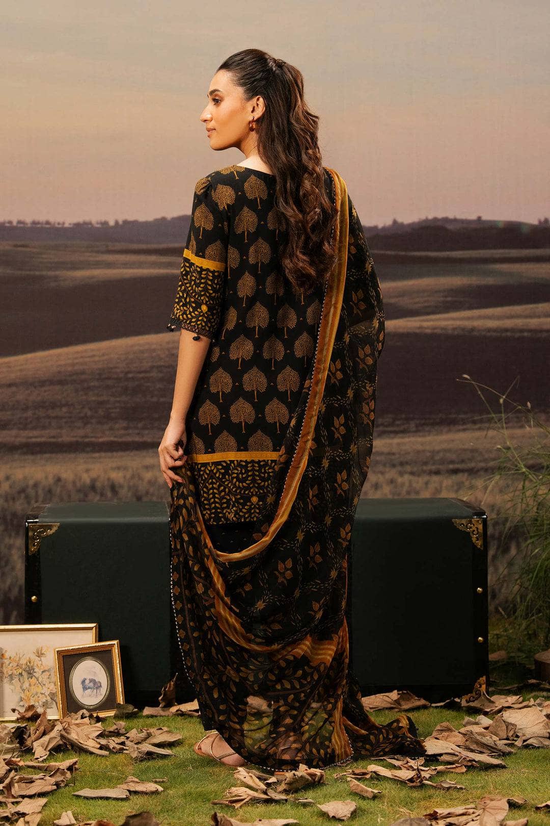 img_maria_b_m_basics_awwal_boutique
