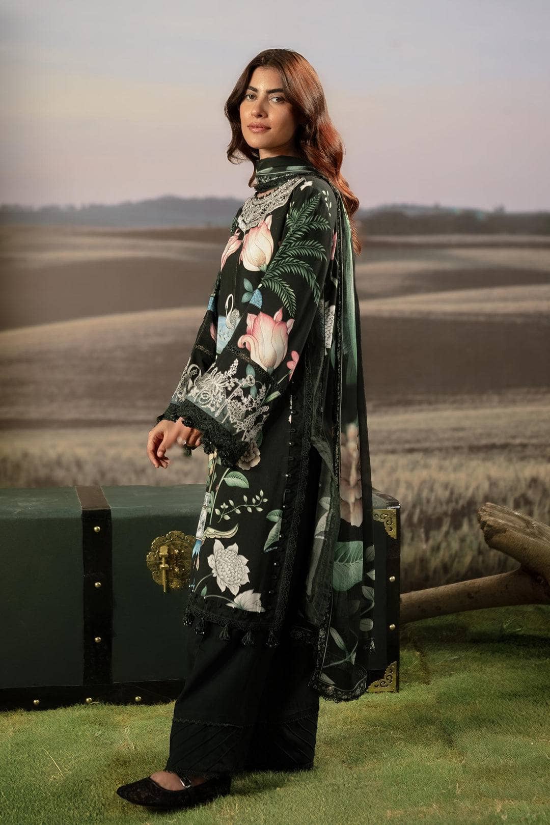 Maria B M Basics 25/Fall-Winter/Embroidered Arabic Lawn Suit | MB-PFUS25-04A/Black