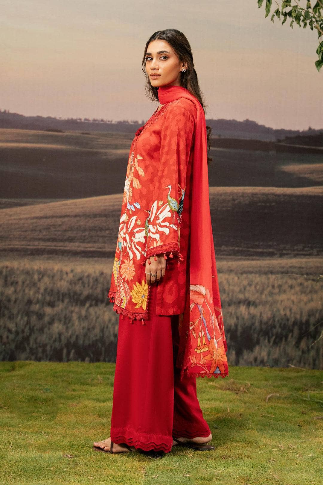 Maria B M Basics 25/Fall-Winter/Embroidered Arabic Lawn Suit | MB-PFUS25-05B/Red