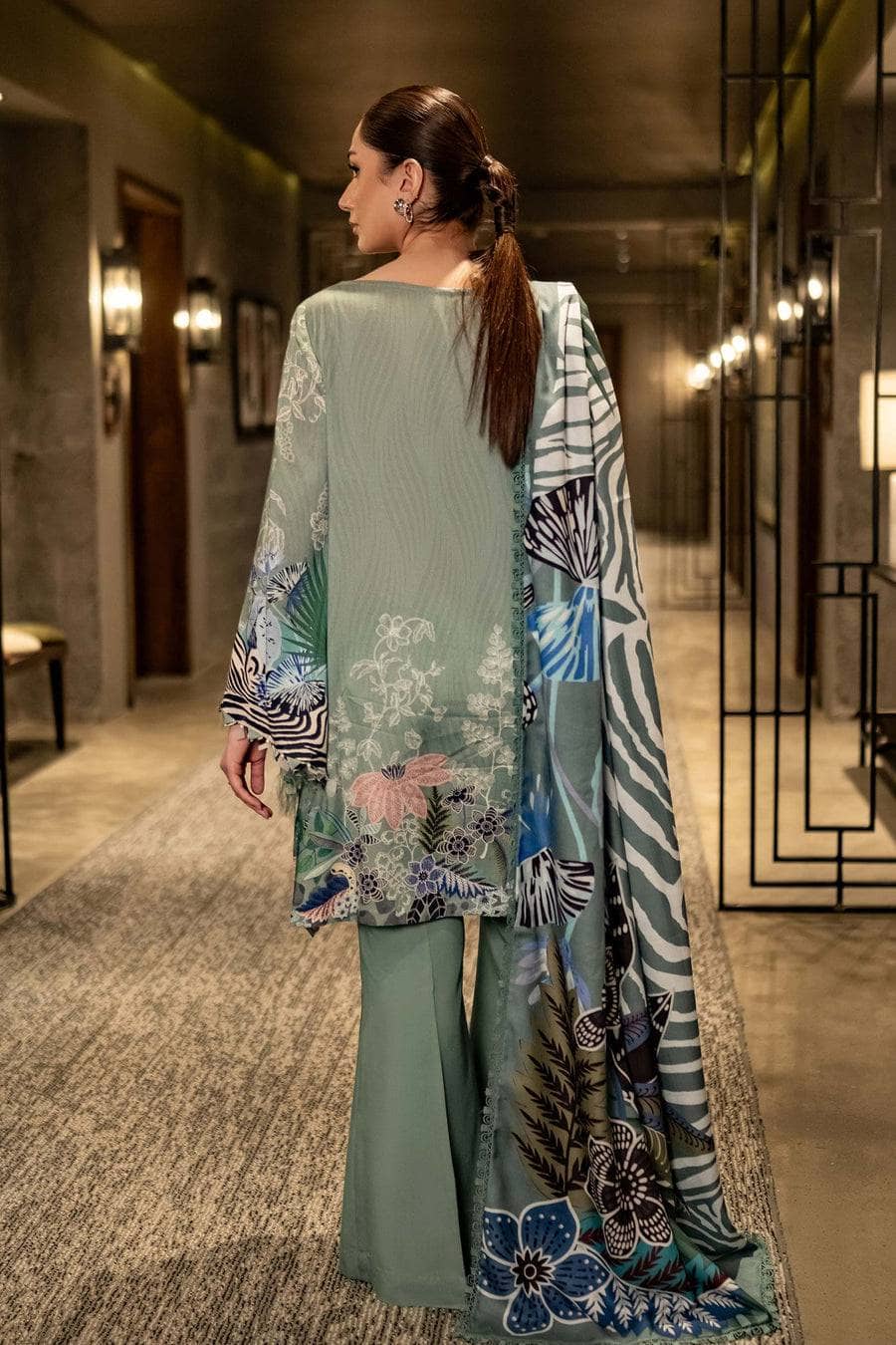 img_maria_b_m_basics_awwal_boutique