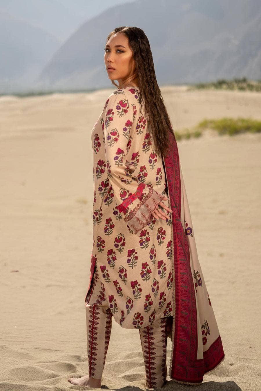 img_maria_b_m_basics_awwal_boutique