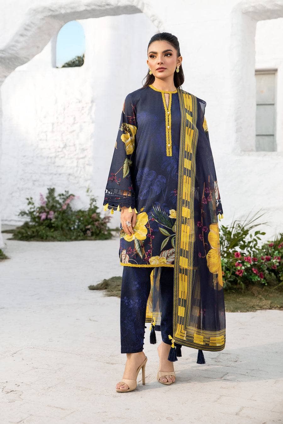img_maria_b_m_basics_lawn_awwal_boutique