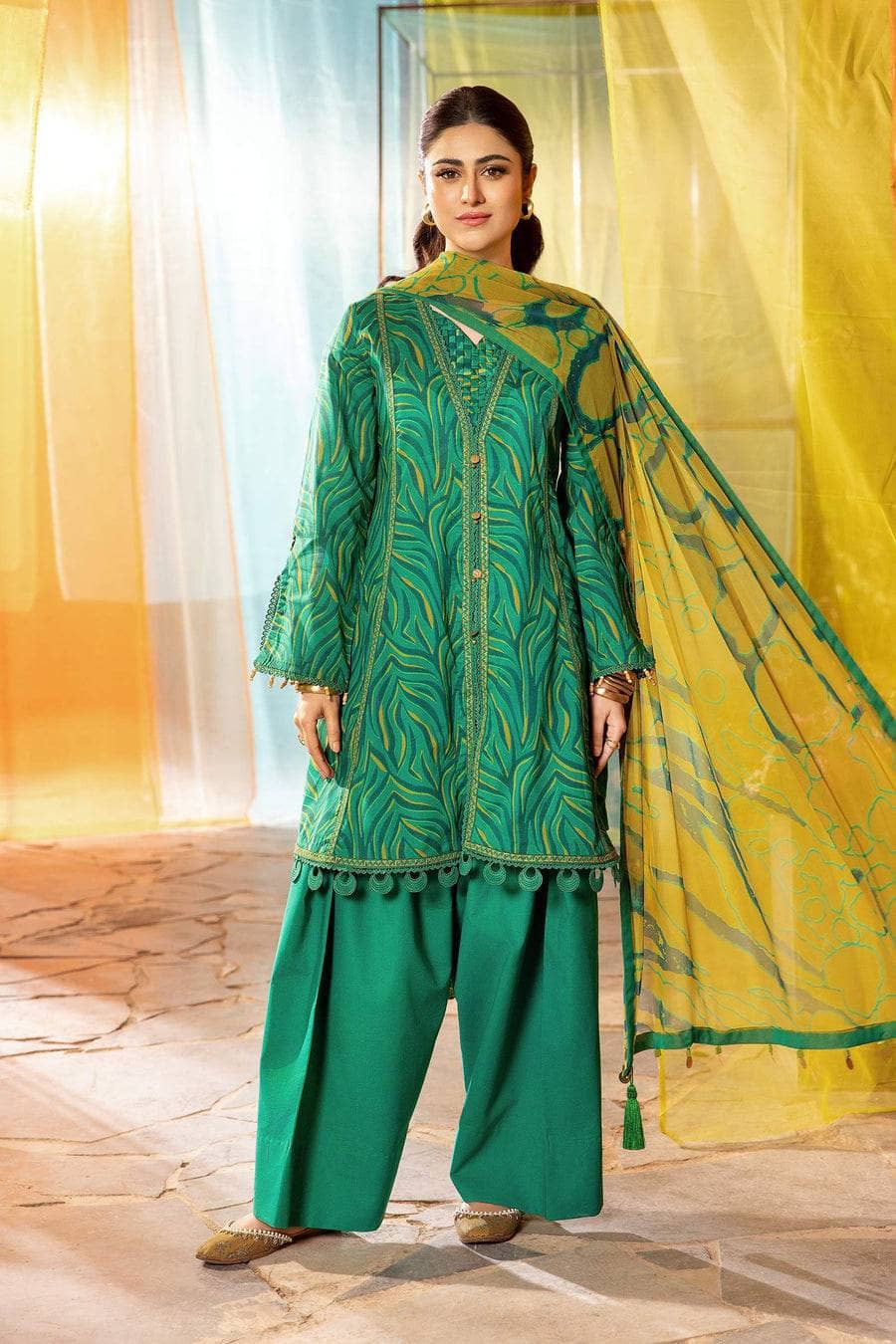 img_maria_b_m_basics_awwal_boutique