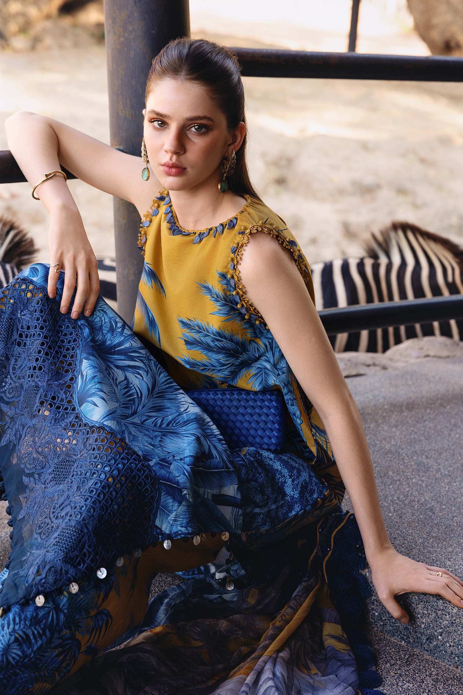 img_maria_b_m_prints_awwal_boutique