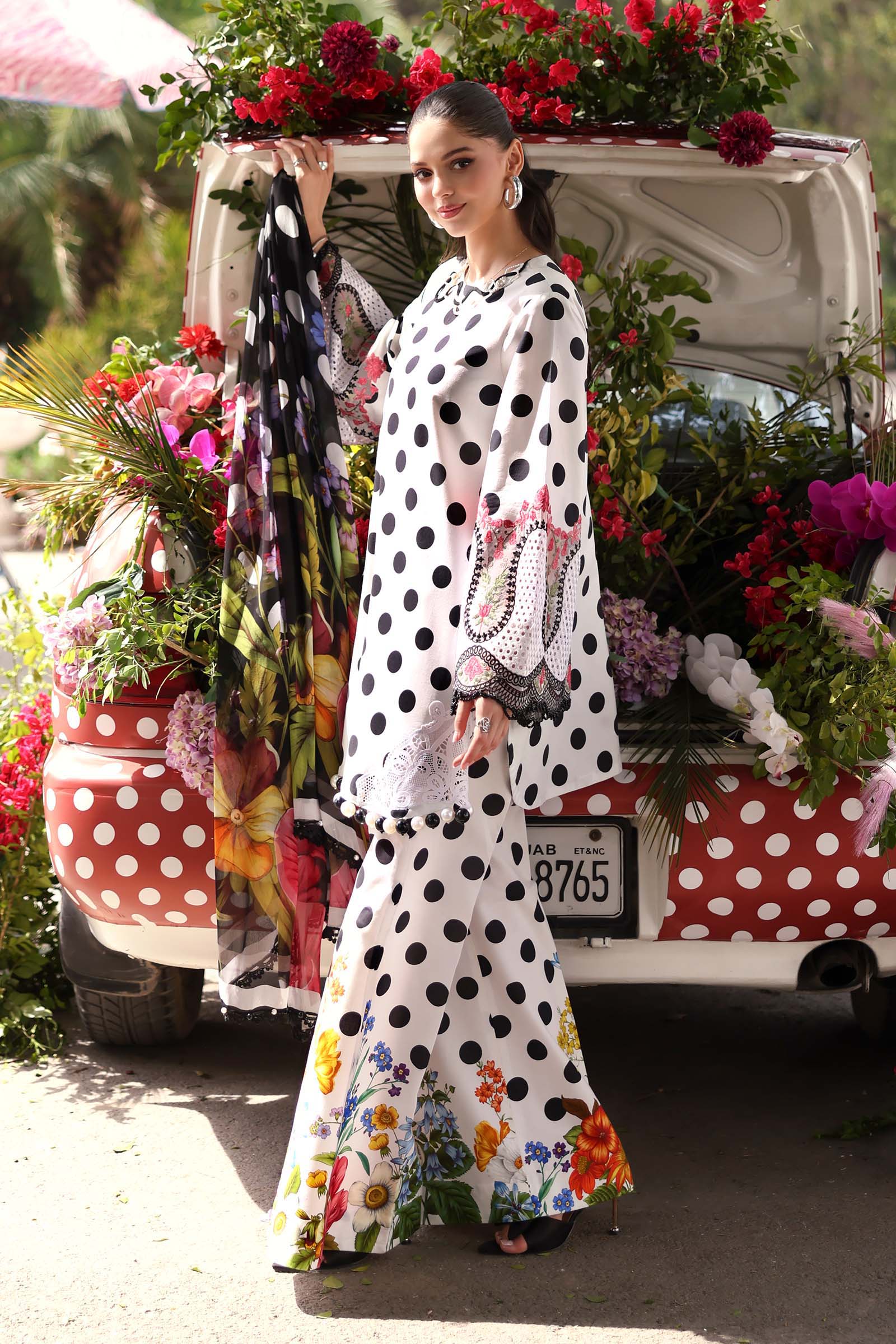 Restocked/Maria B M Prints 26/Vol 2/8A/White & Black