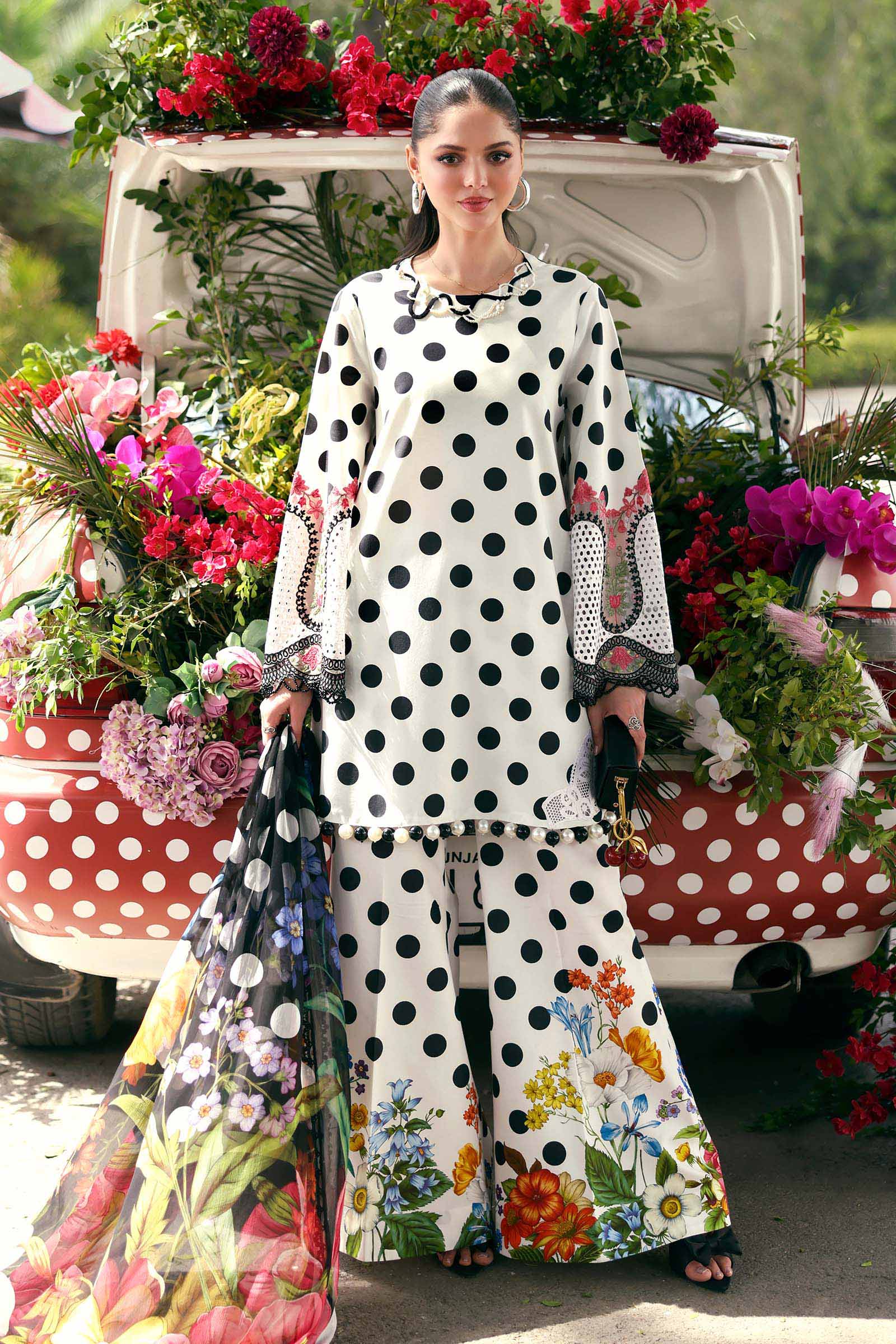 img_maria_b_m_prints_lawn_awwal_boutique