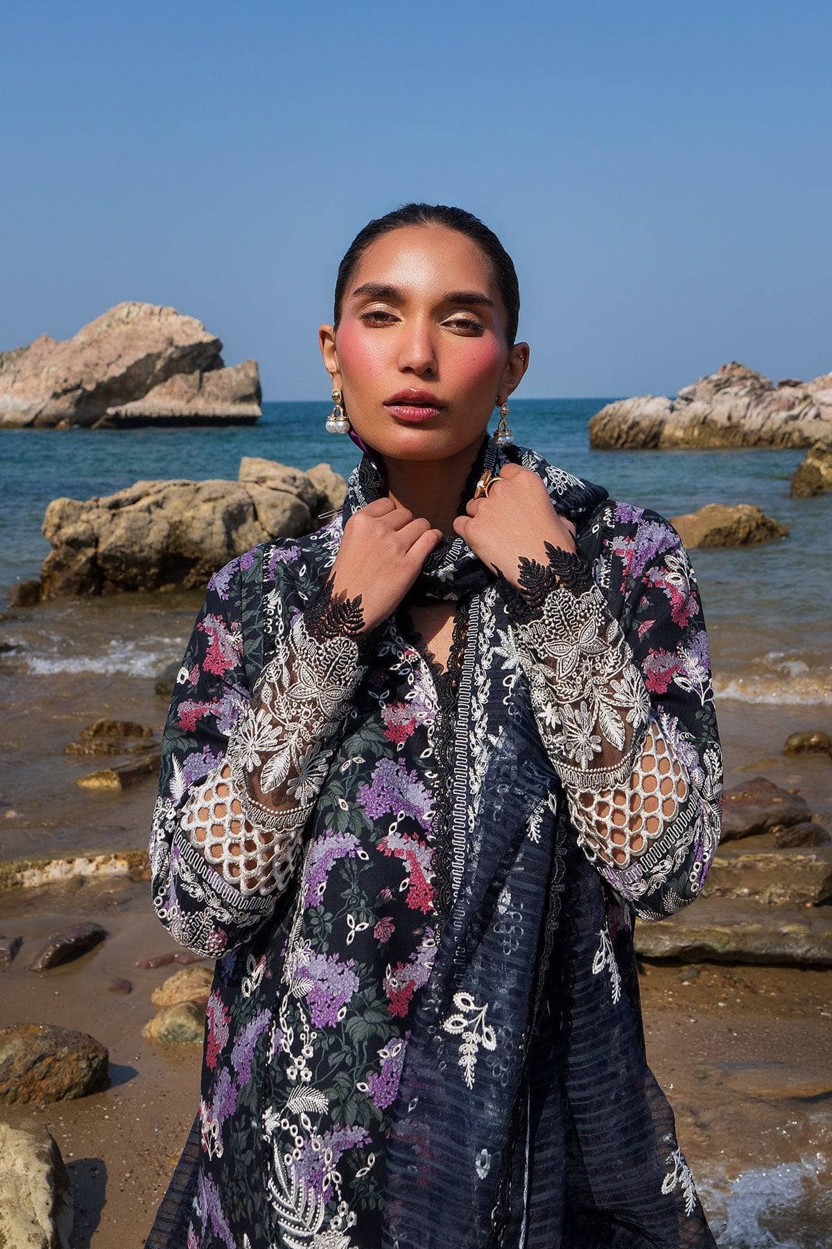 img_afrozeh_lawn_awwal_boutique