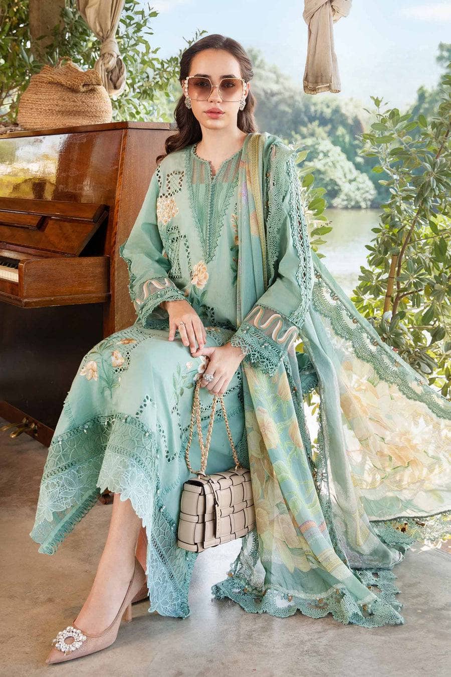 img_maria_b_m_prints_awwal_boutique