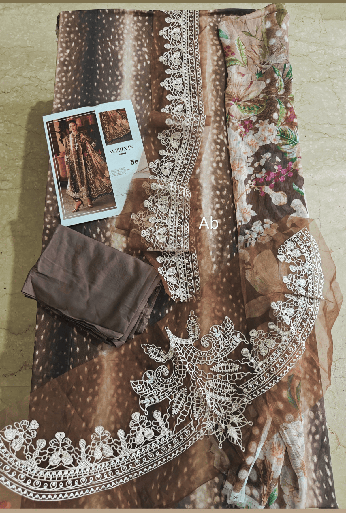 img_maria_b_m_prints_awwal_boutique