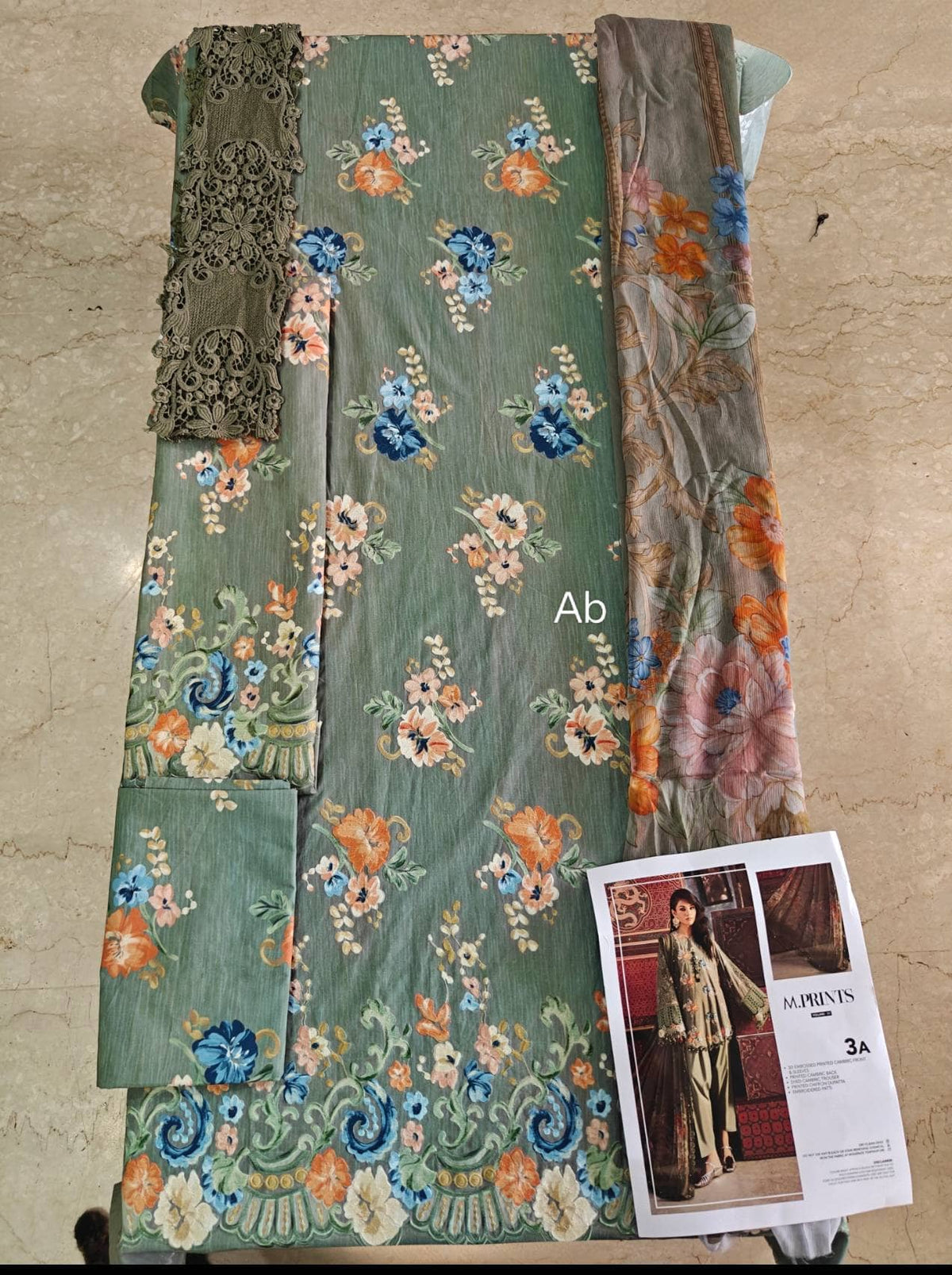 img_maria_b_m_prints_awwal_boutique