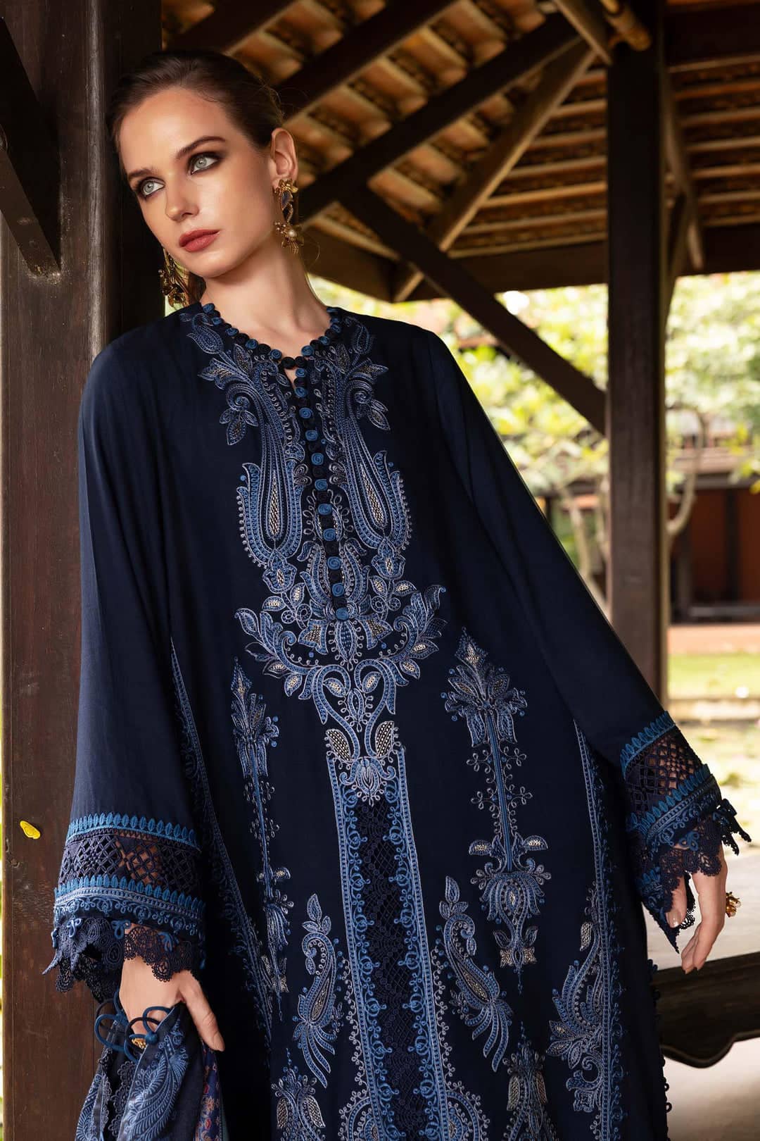 Maria B M Prints Winter Collection Maria B M Prints 25/Vol 2/3B/Winter Edit/Blue/Twill Linen/Wool Shawl