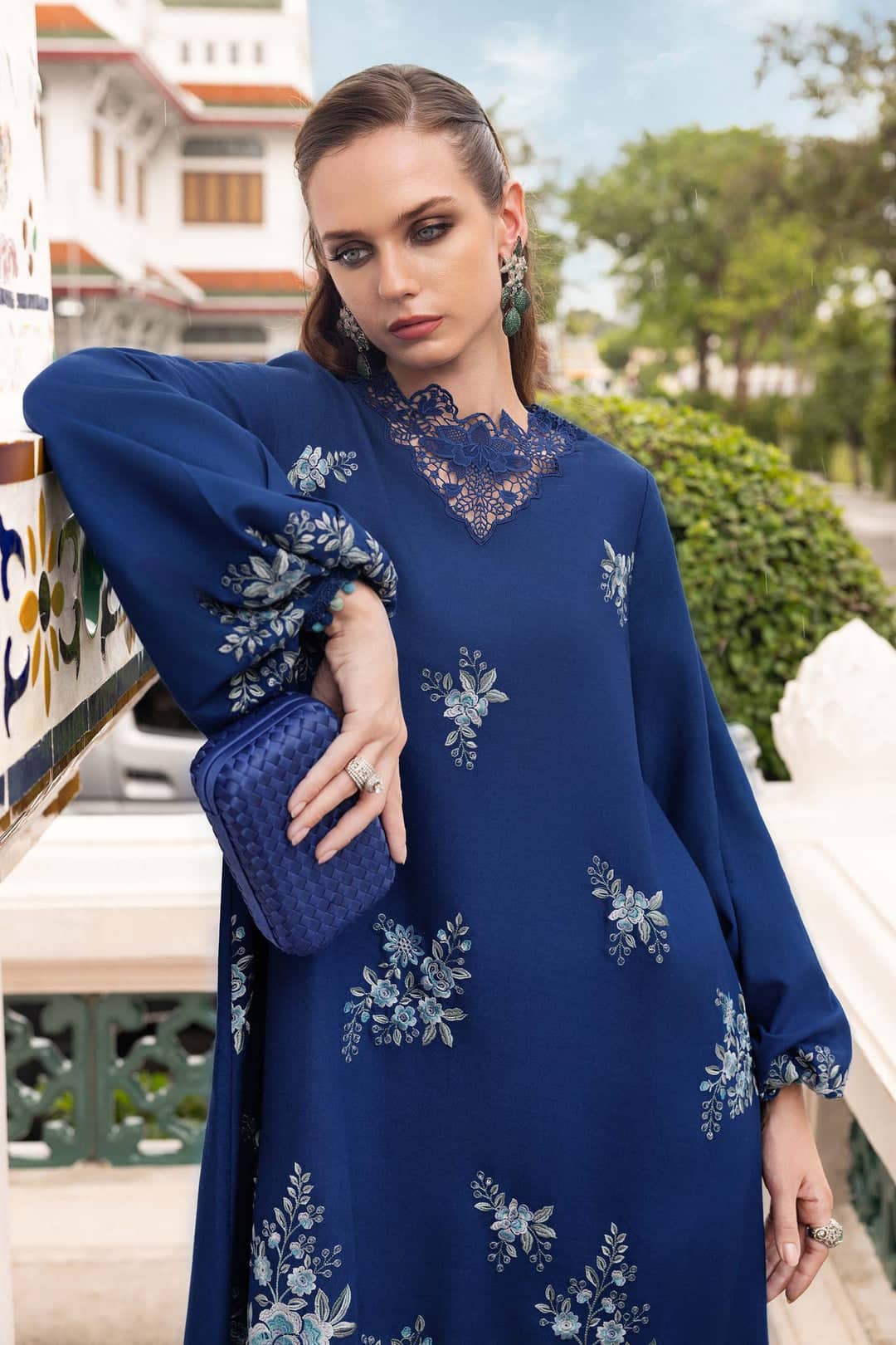 Maria B M Prints Winter Collection Maria B M Prints 25/Vol 2/8B/Winter Edit/Electric Blue/Twill Linen/Wool Shawl