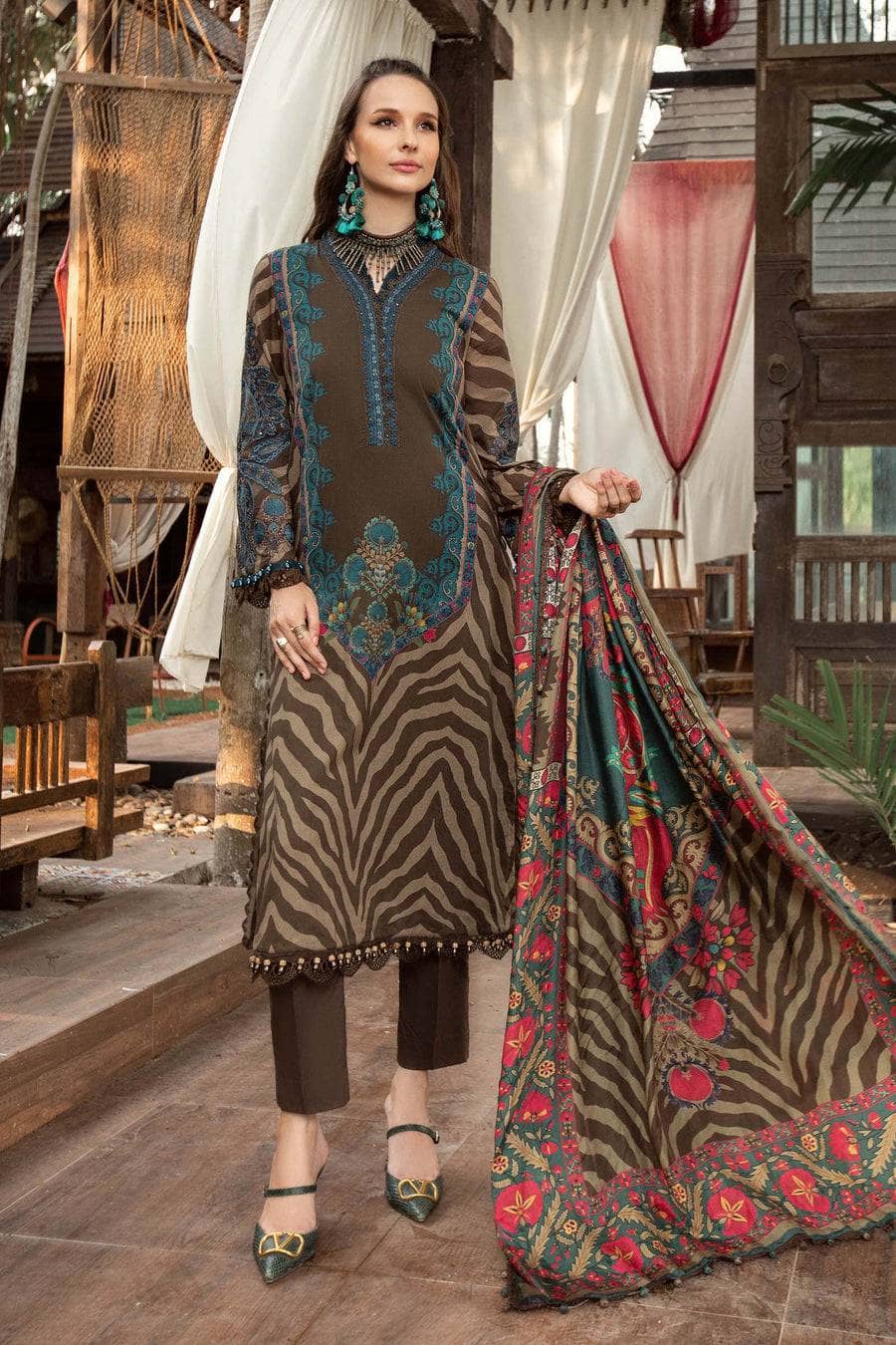 img_maria_b_m_prints_lawn_23_awwal_boutique