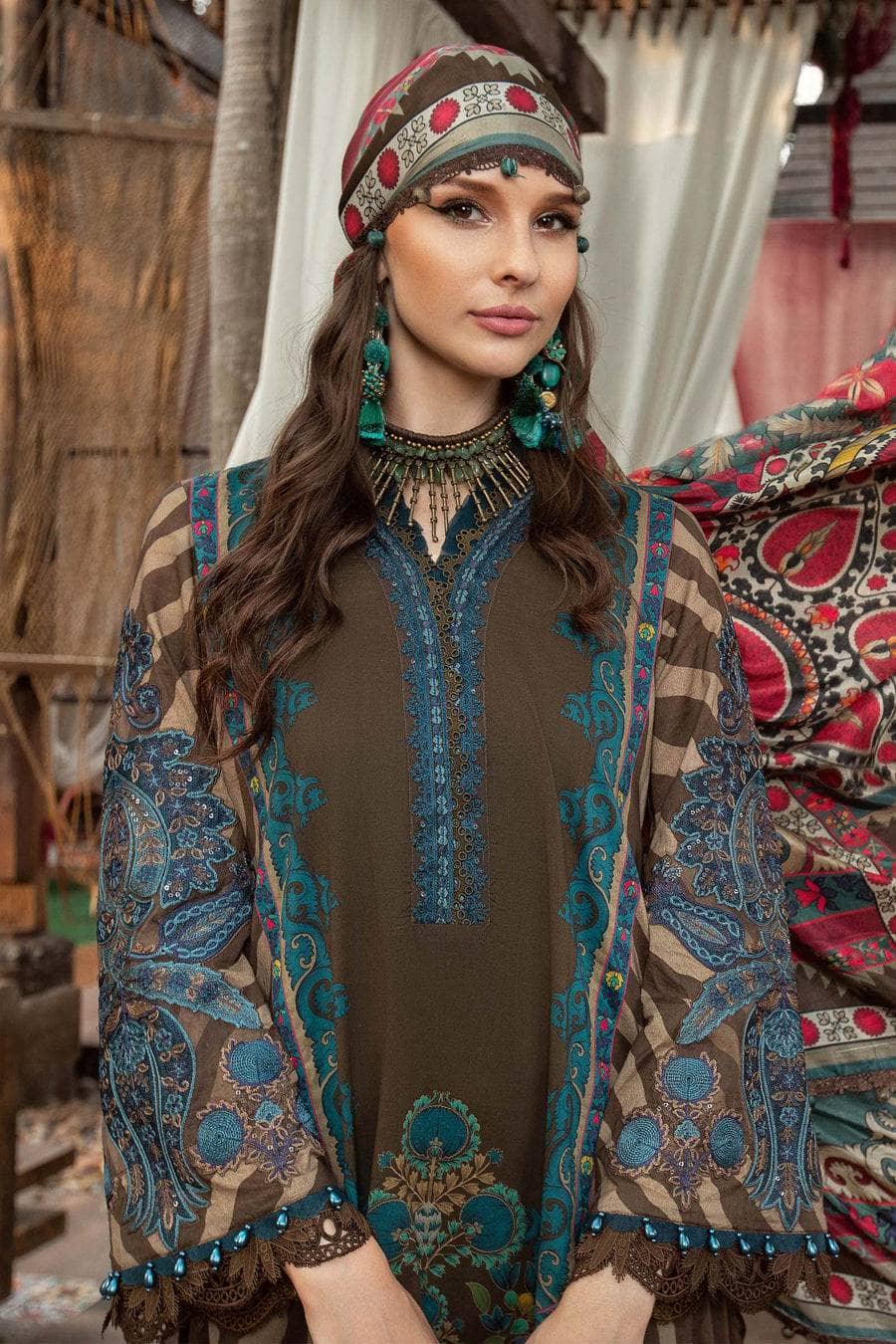 img_maria_b_m_prints_lawn_23_awwal_boutique