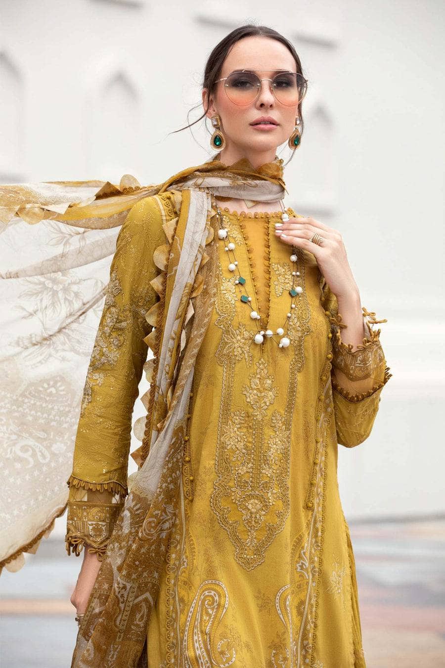 img_maria_b_m_prints_lawn_23_awwal_boutique