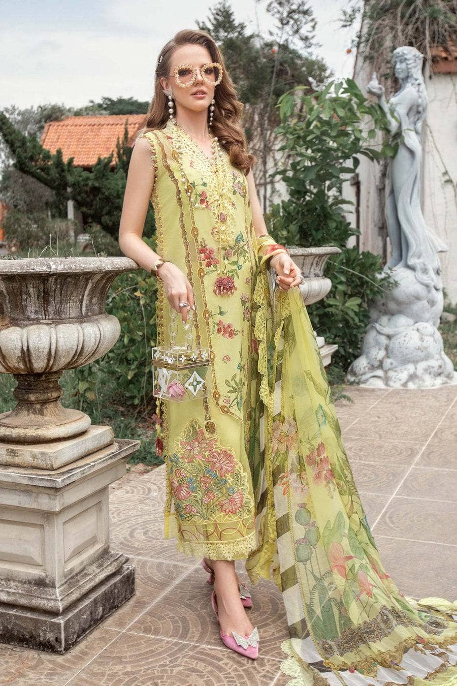 img_maria_b_m_prints_lawn_23_awwal_boutique