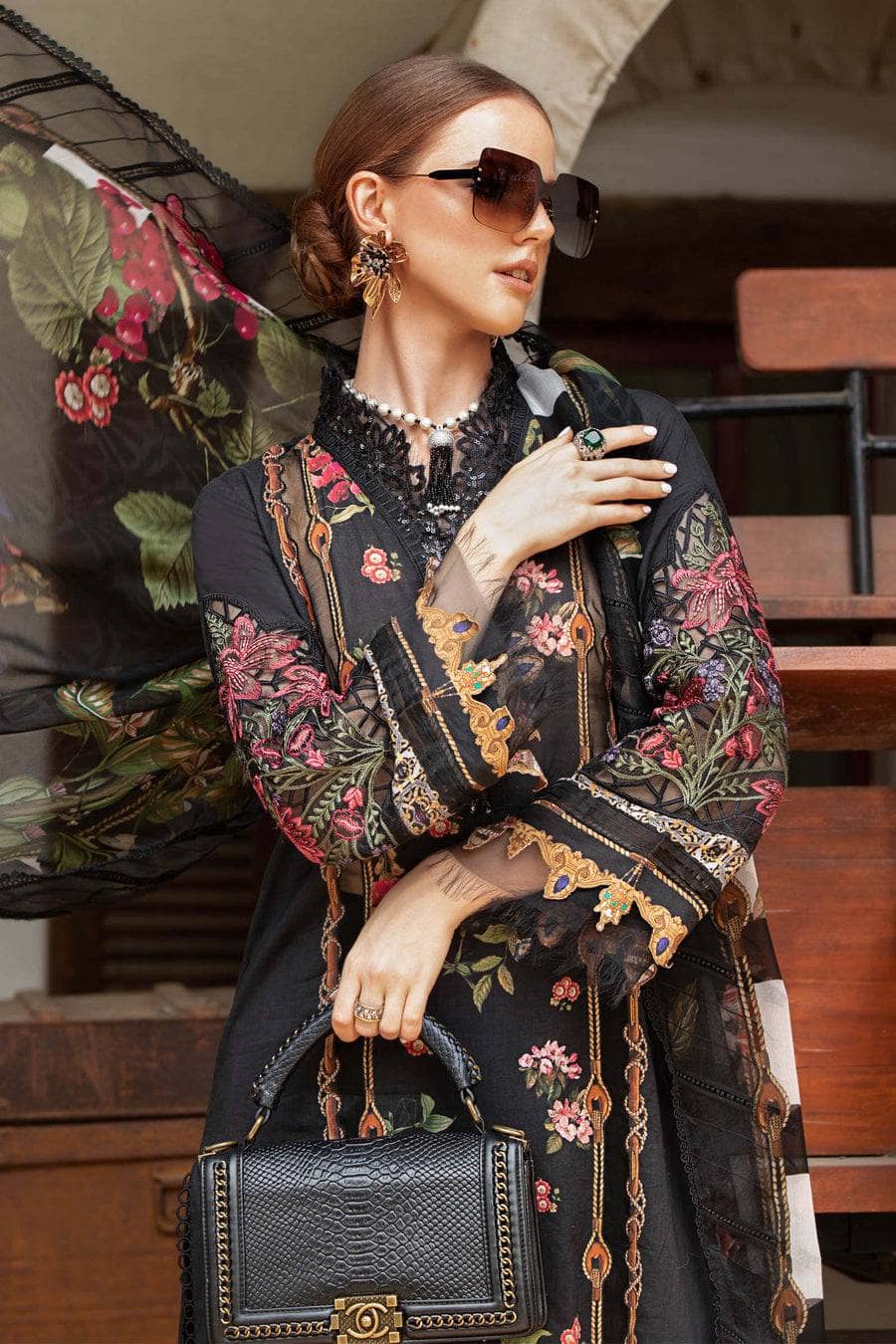 img_maria_b_m_prints_lawn_23_awwal_boutique