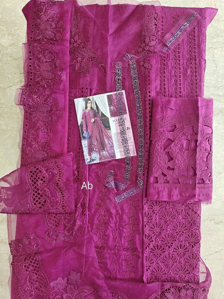 img_maria_b_lawn_awwal-boutique