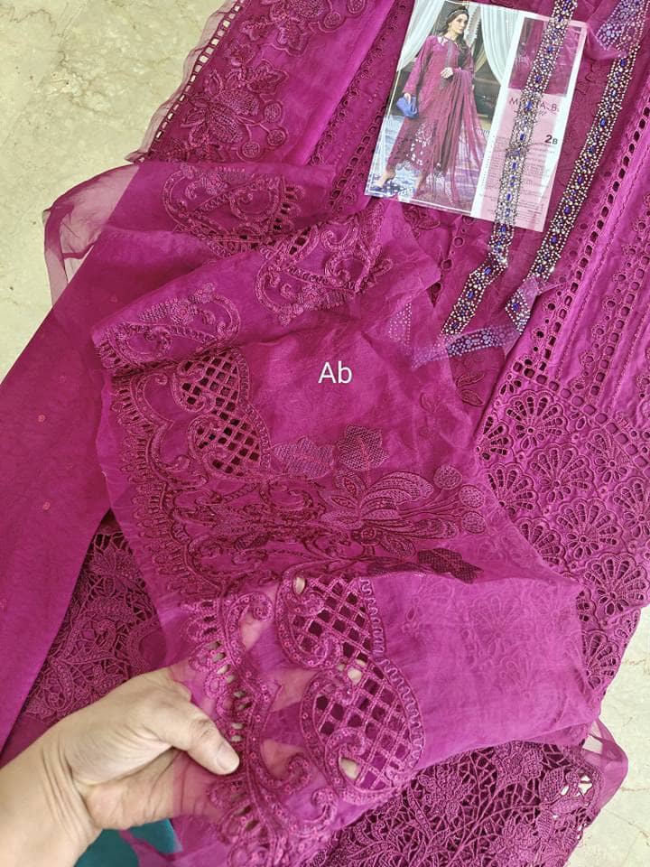 Open Pic/Maria B Luxury Lawn 25/2B/Magenta