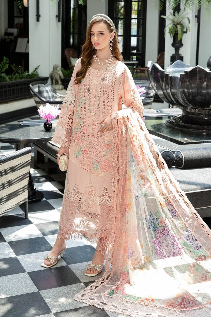 img_maria_b_eid_lawn_23_awwal_boutique