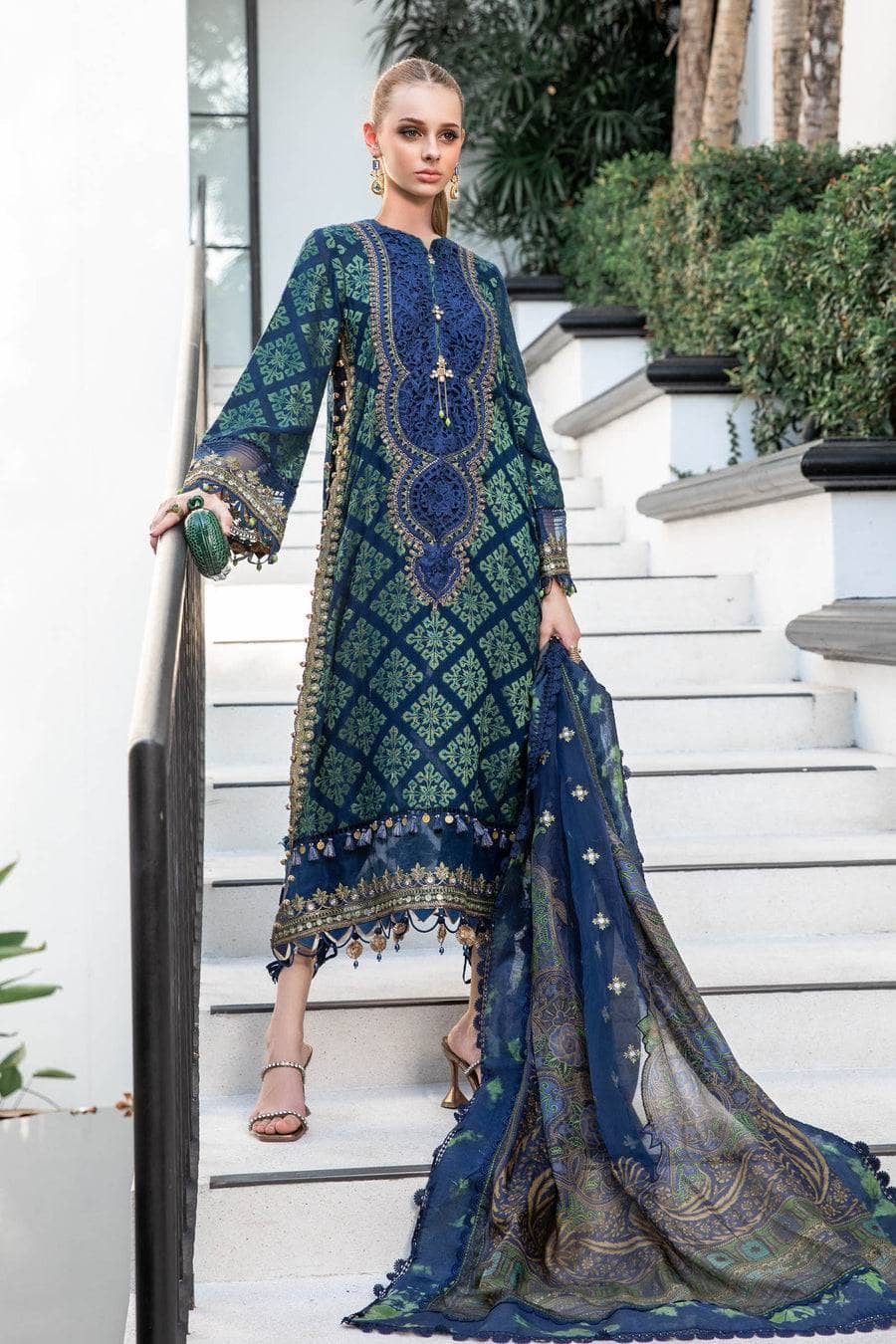 img_maria_b_eid_lawn_23_awwal_boutique