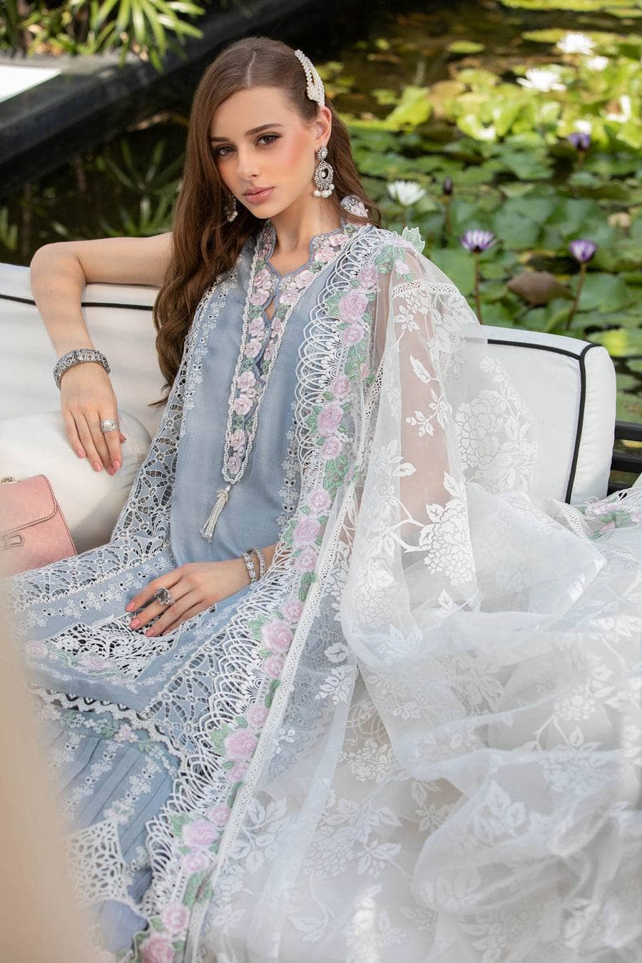 img_maria_b_eid_lawn_23_awwal_boutique