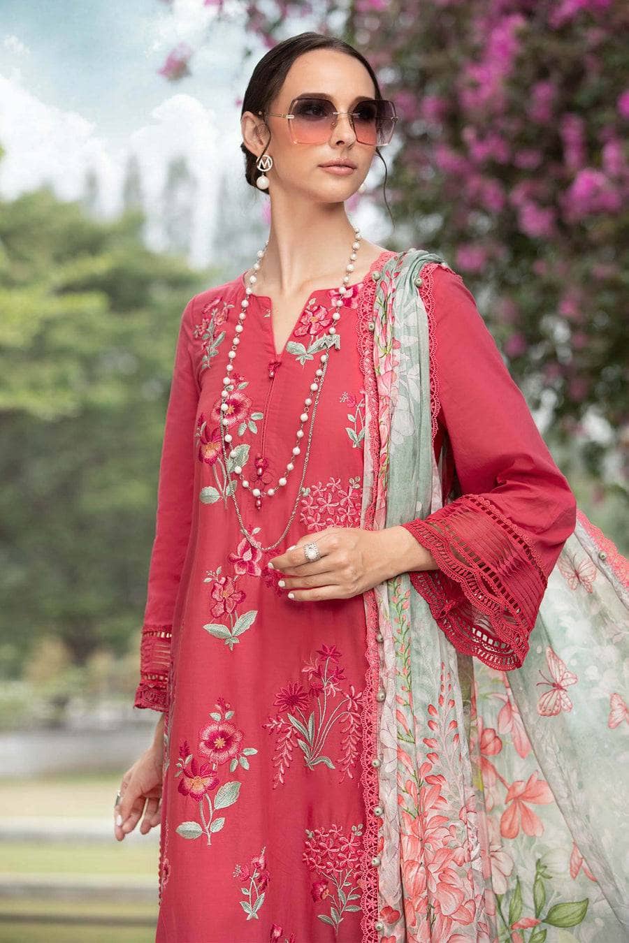 img_maria_b_m_prints_lawn_23_awwal_boutique