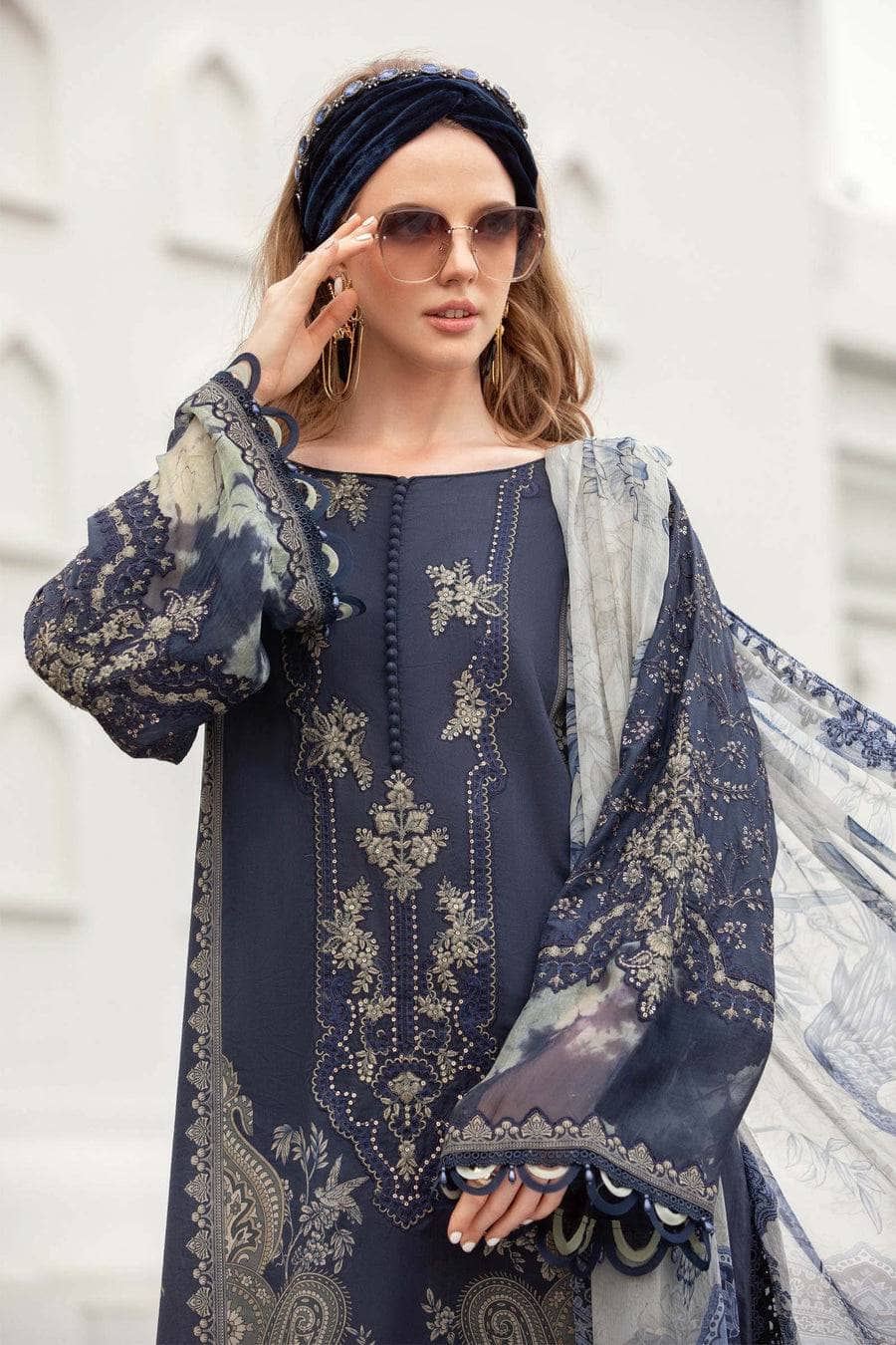 img_maria_b_m_prints_lawn_23_awwal_boutique