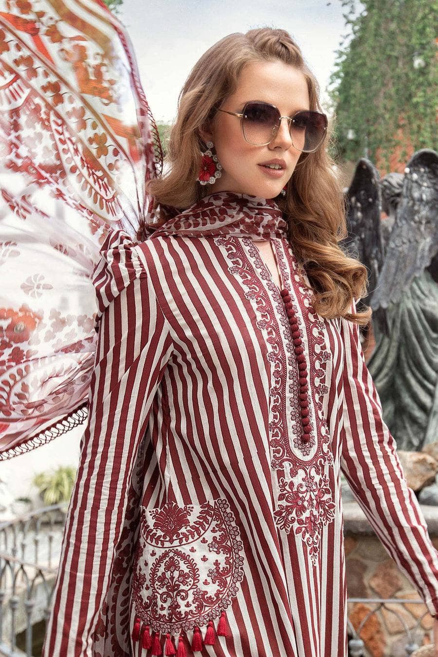 img_maria_b_m_prints_lawn_23_awwal_boutique