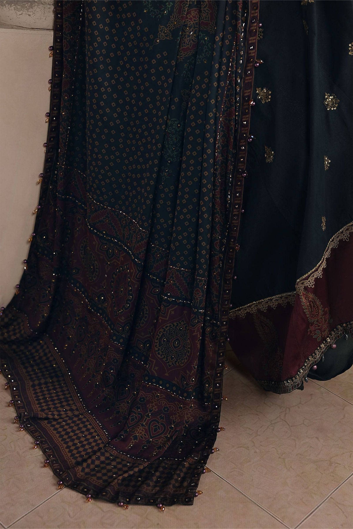 Maria B Soiree Luxury Formals 26/Tusser Silk Suit/Dark Green-imperial Burgundy