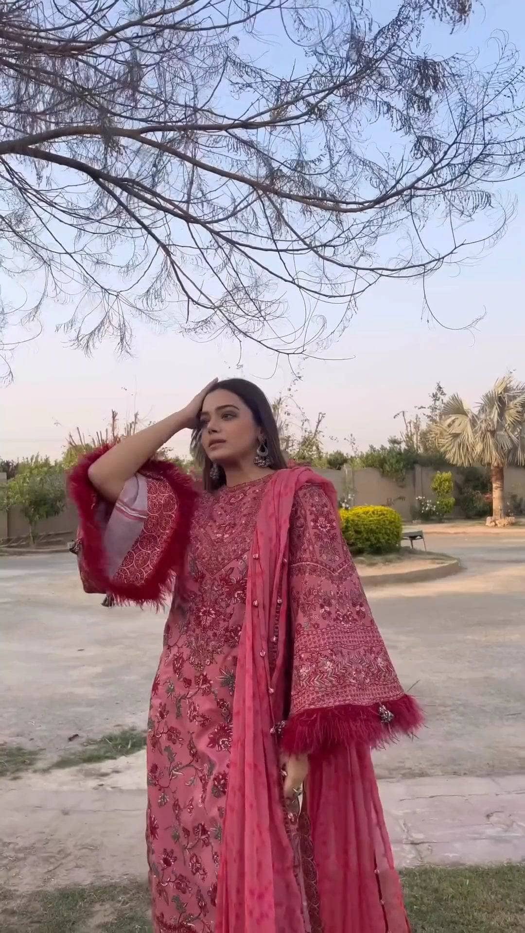 img_spotted_in_hussain_rehar_lawn_awwal_boutique