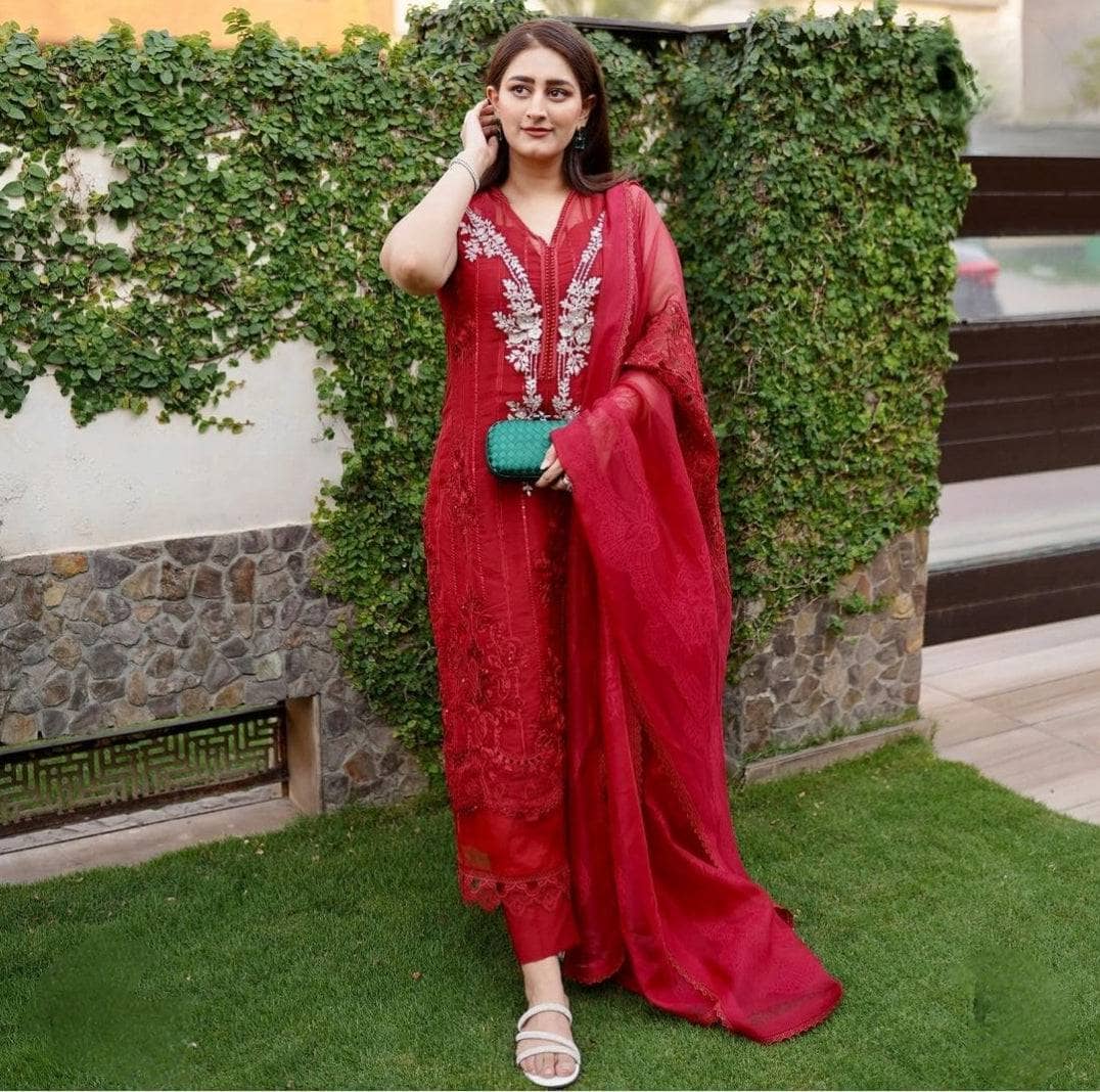 img_maria_b_lawn_24_awwal_boutique