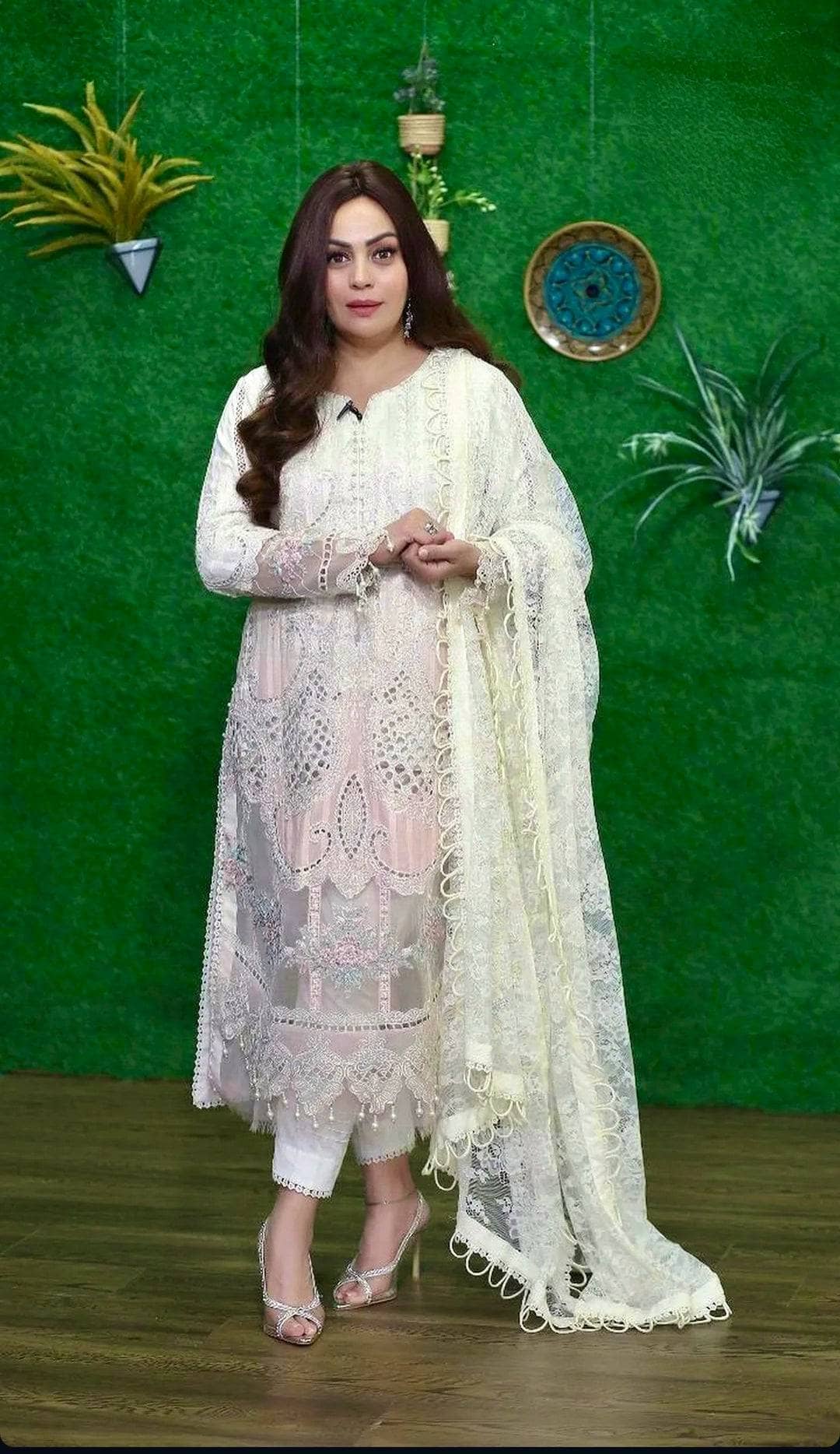 img_maria_b_lawn_awwal_boutique