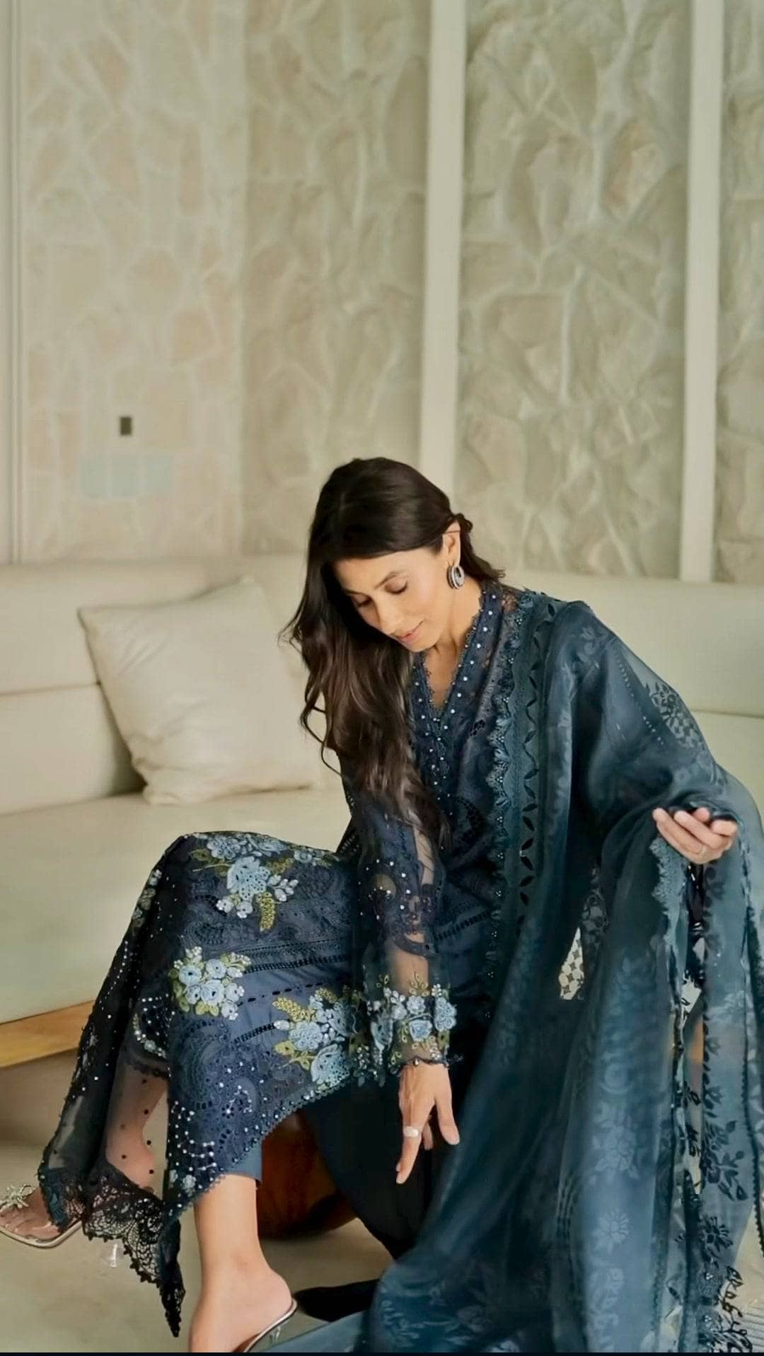 img_maria_b_lawn_awwal_boutique