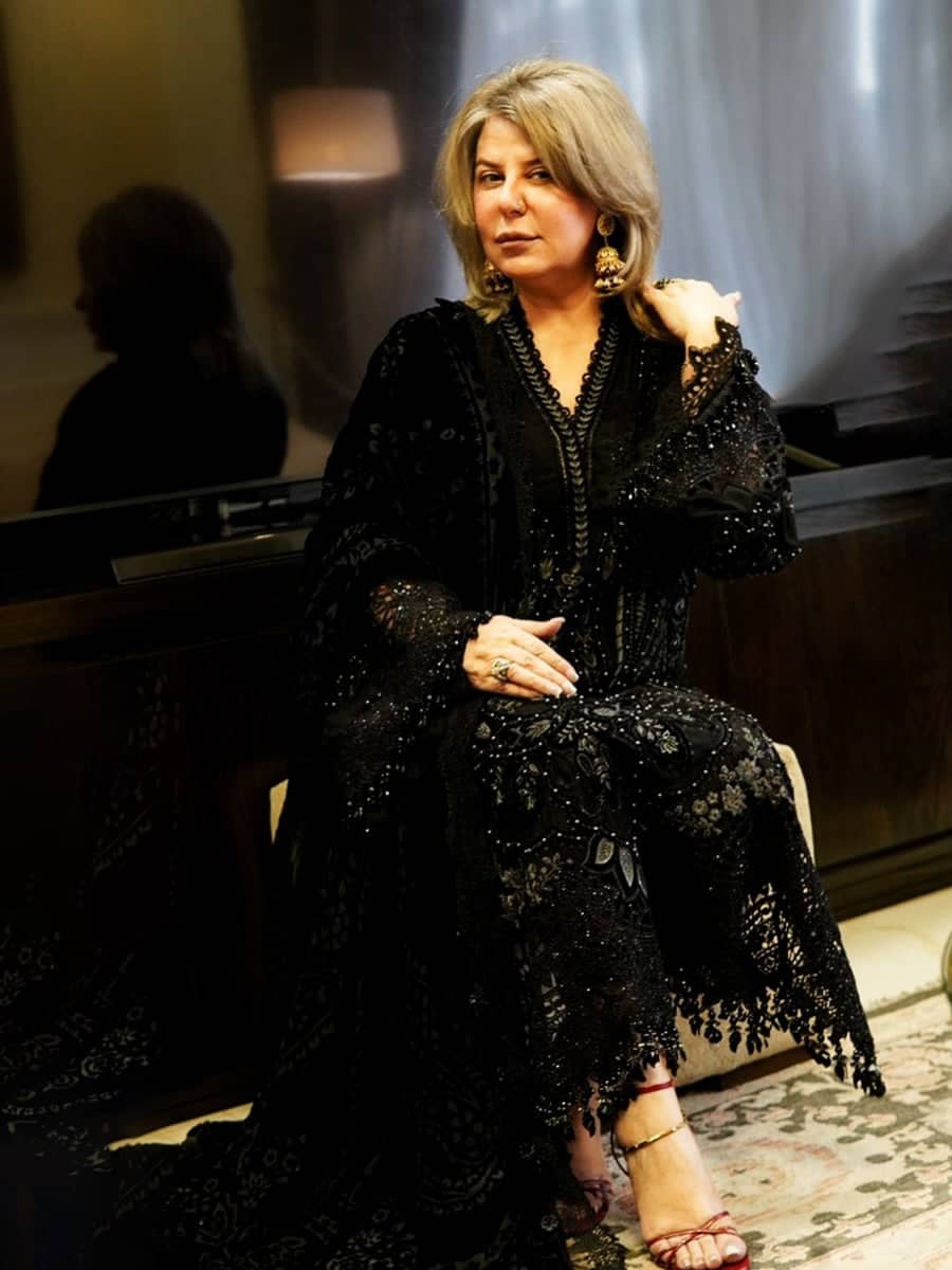 Maria B Winter Luxe spotted Spotted in Maria B Winter Luxe 25/Embroideried Linen Suit/Velvet Palachi Shawl/07/Black