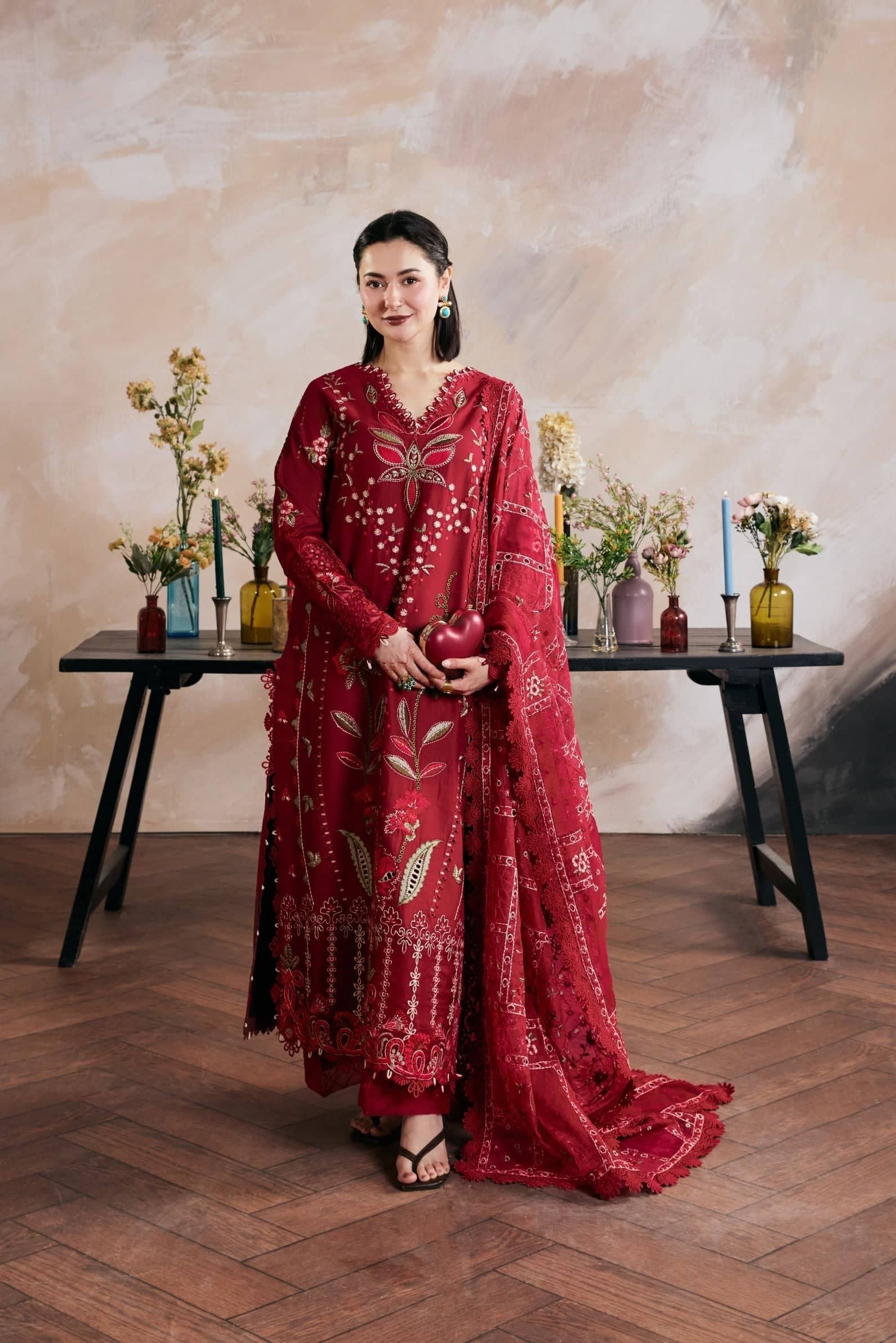 img_maryam_hussain_lawn_awwal_boutique