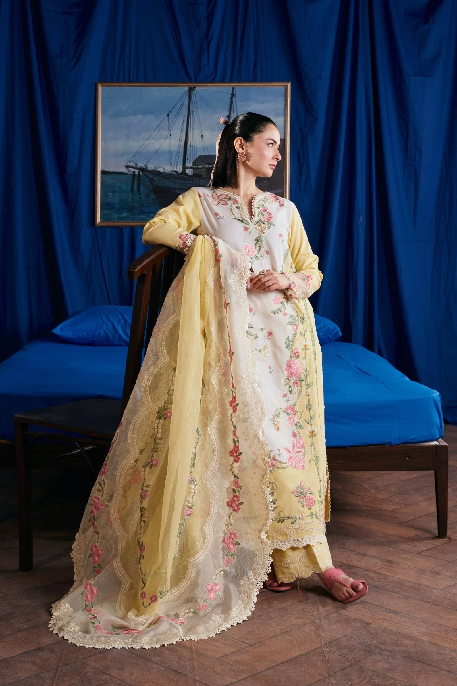 img_maryam_hussain_lawn_awwal_boutique