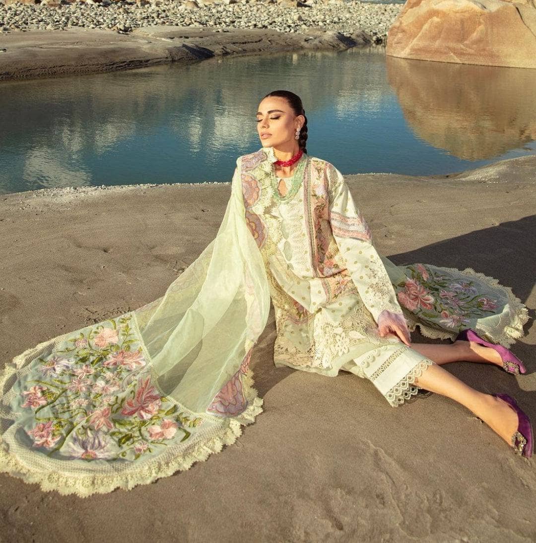 img_maryam_hussain_lawn_awwal_boutique